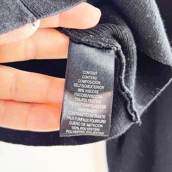 Wayf Long Sleeve Button Front Cropped Cardigan with Faux Fur Cuffs Black Medium - Picture 7 of 9